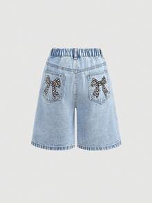 SHEIN 少女时尚休闲 Y2K 复古酷炫街头波西米亚风后袋蝴蝶结图案设计浅色水洗宽松休闲牛仔长短裤，饰有蝴蝶结，适合夏季海滩音乐会狂欢派对，儿童豹纹牛仔短裤，带蝴蝶结设计，女童豹纹牛仔短裤，儿童牛仔短裤 - 藍色 - 查看 8