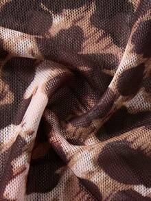 Betty Boop x SHEIN Women's Summer Vacation Beach Cartoon Pattern Halter Bikini Set And Cover-Up Top - Red - View 6