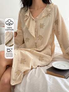 DAZY Áo ngủ nữ dáng rộng, chất liệu chiffon in họa tiết lá phong, cổ bèo nhún. - Màu be - Xem 3