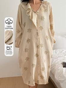 DAZY Áo ngủ nữ dáng rộng, chất liệu chiffon in họa tiết lá phong, cổ bèo nhún. - Màu be - Xem 5