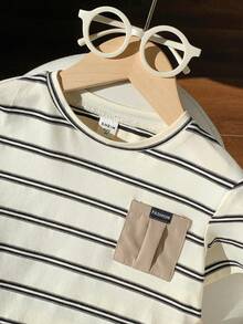 Bộ 2 món cho bé trai, kiểu dáng thường ngày, thoải mái, đa năng, họa tiết kẻ sọc phối màu tương phản, cổ tròn, tay ngắn và quần short màu trơn. - Màu Khaki - Xem 6