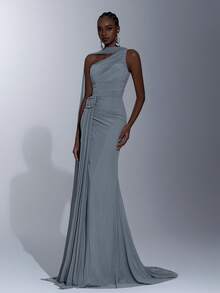 Elitara Đầm maxi dáng suông, màu xám xanh nhạt thanh lịch, chất liệu lưới co giãn cao cấp, thiết kế bất đối xứng vai, xếp ly phía trước, điểm nhấn là những chiếc cúc đính pha lê sang trọng, chân đầm xòe bồng bềnh kiểu đuôi cá, phù hợp cho các buổi hẹn hò, tiệc độc thân, đám cưới và mọi dịp trang trọng. - Xám Xanh - Xem 7