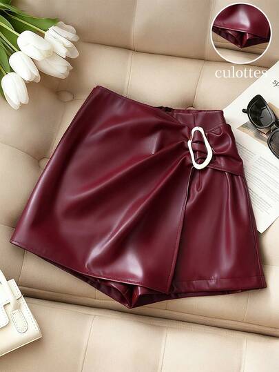 Franclia Petite Shorts Elegantes Femininos, na Cor Bordô com Botão Decorativo de Metal, Adequado para a Véspera de Ano Novo