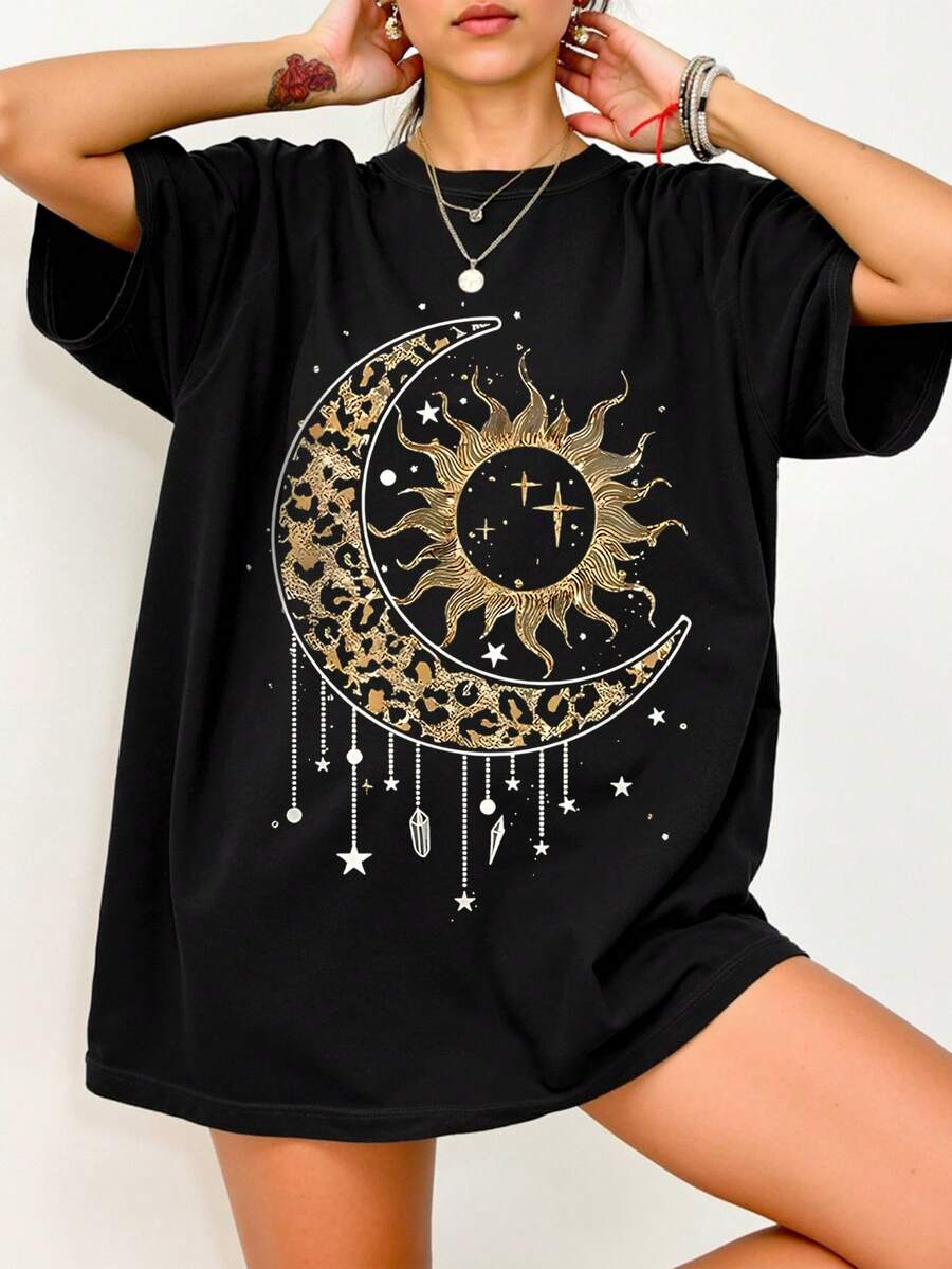 EMERY ROSE Plus Size Women Vintage Star & Moon Print Casual Loose Mid-Length Short Sleeve Round Neck T-Shirt T Shirts Women Oversized Graphic Tees Women Oversized - Black - View 1