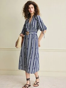 Écloséra New Women's Fashion: Elegant French Retro Navy Blue Dress With Small Stand Collar, Blue Stripes, White Decorative Buttons, And Wooden Buckle Belt. Short-Sleeved Dresses For Spring/Summer, A-Line Dresses, Floral Dresses, Dresses From Spring To Summer, Mid-Length Dresses, And Casual Dresses. - Navy Blue - View 3