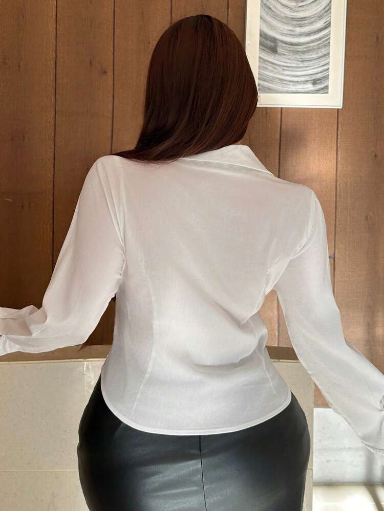 Plus Size Women Solid Color Contrast Lace Elastic Cropped Long Sleeve Shirt, Spring/Summer