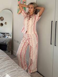 DAZY Retro Print All-Over Pattern Women's Pajama Set, Suitable For Vacation - Apricot - View 5