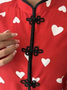 Chiquease 女士爱心印花立领撞色纽扣短袖修身衬衫，适合情人节、约会、日常穿着、夏季上衣，优雅百搭，适合度假、节日等场合。 - 紅色 - 查看 4