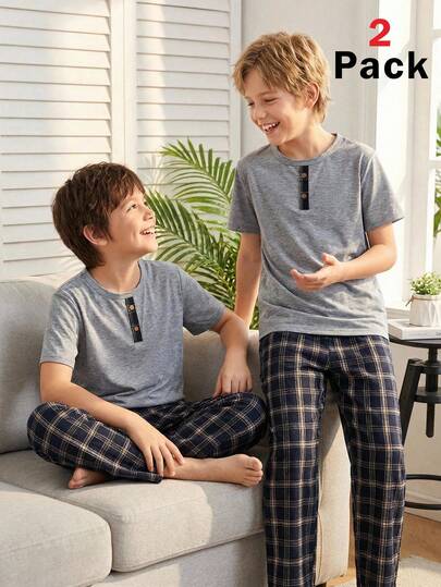 SHEIN 2pcs Tween Boy Plaid Pattern Pocket Tee And Plaid Shorts Comfortable Casual Pajama Set