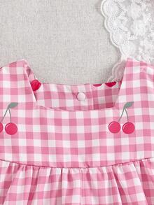 SHEIN 1 pieza Vestido de niña bebé sin mangas de cintura alta con cuello cuadrado y botones, con volantes y estampado de cuadros rosas, estilo campestre casual, patrón fresco, silueta ligera, adecuado para juegos al aire libre, uso casual en casa y fiestas relajadas - Rosa - Ver 4