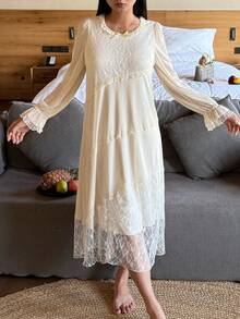 DAZY Romantisches Spitzen-Patchwork Volant-Saum Damen Nachthemd - Beige - Übersicht 1