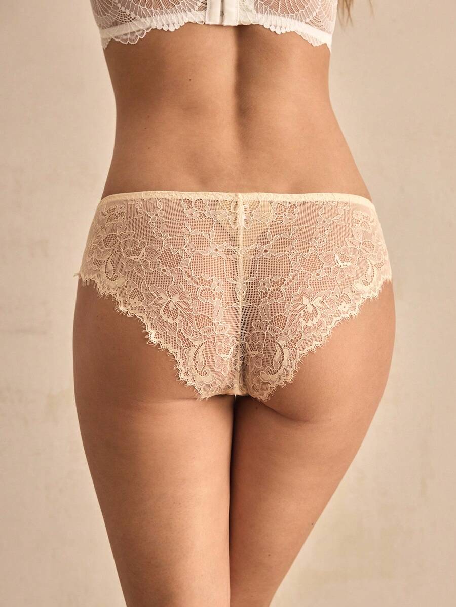 Charlaine 花卉蕾丝拼接蝴蝶结装饰低腰舒适法式/意式浪漫日常轻松舒适时尚秋季女士内裤 - 杏色 - 查看 1