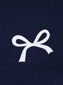 Bộ đồ thể thao mùa thu/đông cho bé gái, áo nỉ cổ chéo phối dây, vai bất đối xứng, nơ ngắn in họa tiết + quần ống đứng cạp chun cùng màu, 2 món phong cách tối giản thường ngày. - Màu xanh hải quân - Xem 4