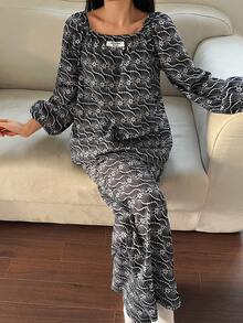 DAZY Conjunto de pijama de mujer con mangas de linterna holgadas, estampado floral decorativo y etiqueta tejida - Negro - Ver 4