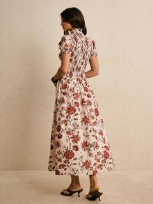 Poéselle 女士印花褶皱立领短泡泡袖优雅连衣裙，适合度假穿着 - 杏色 - 查看 2