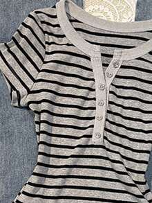 Noixe Áo croptop tay ngắn kẻ sọc cổ Henley phong cách Y2K dành cho nữ, thích hợp cho mùa hè. - Đen và trắng - Xem 3