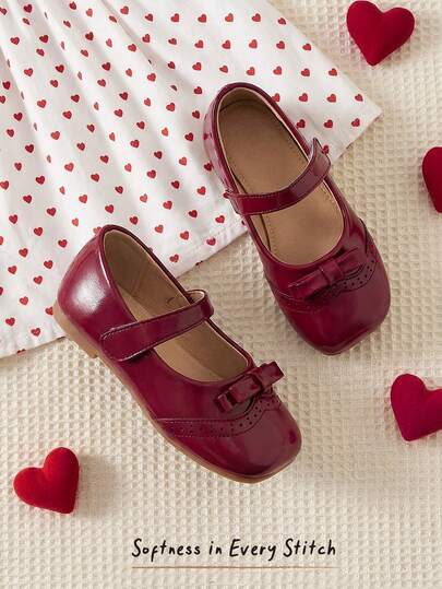 Cozy Pixies 1 双女童可爱时尚玛丽珍鞋，带大蝴蝶装饰，闪亮表面公主平底鞋，适合舞台、婚礼、派对、日常穿着