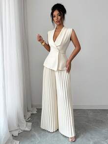 Elenzga 女士杏色V领翻领开襟设计，配腰带金属扣装饰，无袖不对称下摆上衣和高腰阔腿裤套装，优雅精致，适合情人节、复活节、劳动节、生日等场合作为礼物。 - 杏色 - 查看 5