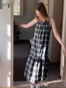 DAZY 少女格子荷叶边下摆休闲吊带裙 - 黑色 - 查看 2