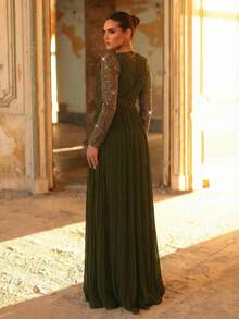 Aureia 优雅奢华军绿色亮片刺绣褶皱雪纺V领宽肩透视长袖A字开衩女士正式晚礼服 - 軍綠色 - 查看 4