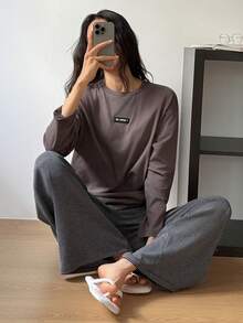 DAZY 2pcs Women Casual Set: Loose Fit Long Sleeve T-Shirt With English Woven Label & Plaid Pants - Grey - View 1