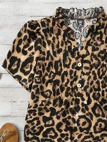 Franclia 大码女式豹纹V领荷叶边短袖休闲衬衫上衣，带纽扣装饰 - 棕色 - 查看 3