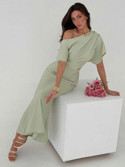 Aloruh Elegant Mint Green Asymmetrical Shoulder Cinched Waist Long Dress, Suitable For Party And Formal Occasions