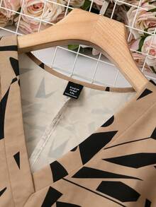 SHEIN LUNE CURVE 大码女式休闲度假V领蝙蝠袖印花衬衫，夏季 - 彩色 - 查看 5