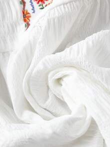 SHEIN LUNE CURVE 大码优雅刺绣数码印花荷叶袖休闲度假T恤，显瘦效果，透气面料，春夏款 - 黑色 - 查看 6