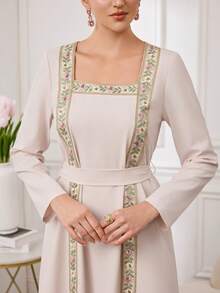 Al Najma 女士优雅拼接刺绣缎带领阿拉伯风格连衣裙，秋季 - 粉色 - 查看 1