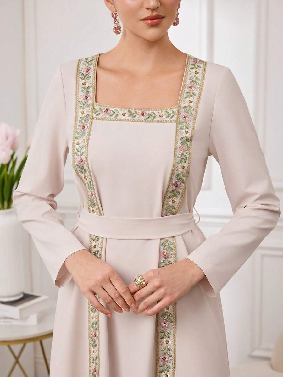 Al Najma 女士优雅拼接刺绣缎带领阿拉伯风格连衣裙，秋季 - 粉色 - 查看 1