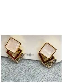 MOTF PREMIUM 优雅菱形水钻耳钉，夸张的高端奢华小众设计耳环 - 金色 - 查看 10