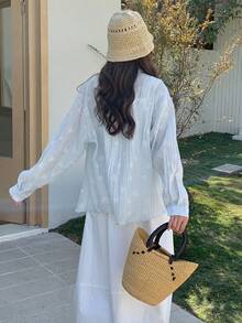 DAZY Áo sơ mi nữ dáng rộng, thêu hoa, kiểu dáng nghỉ dưỡng, cổ bẻ, tay dài. - Màu xanh lam - Xem 2