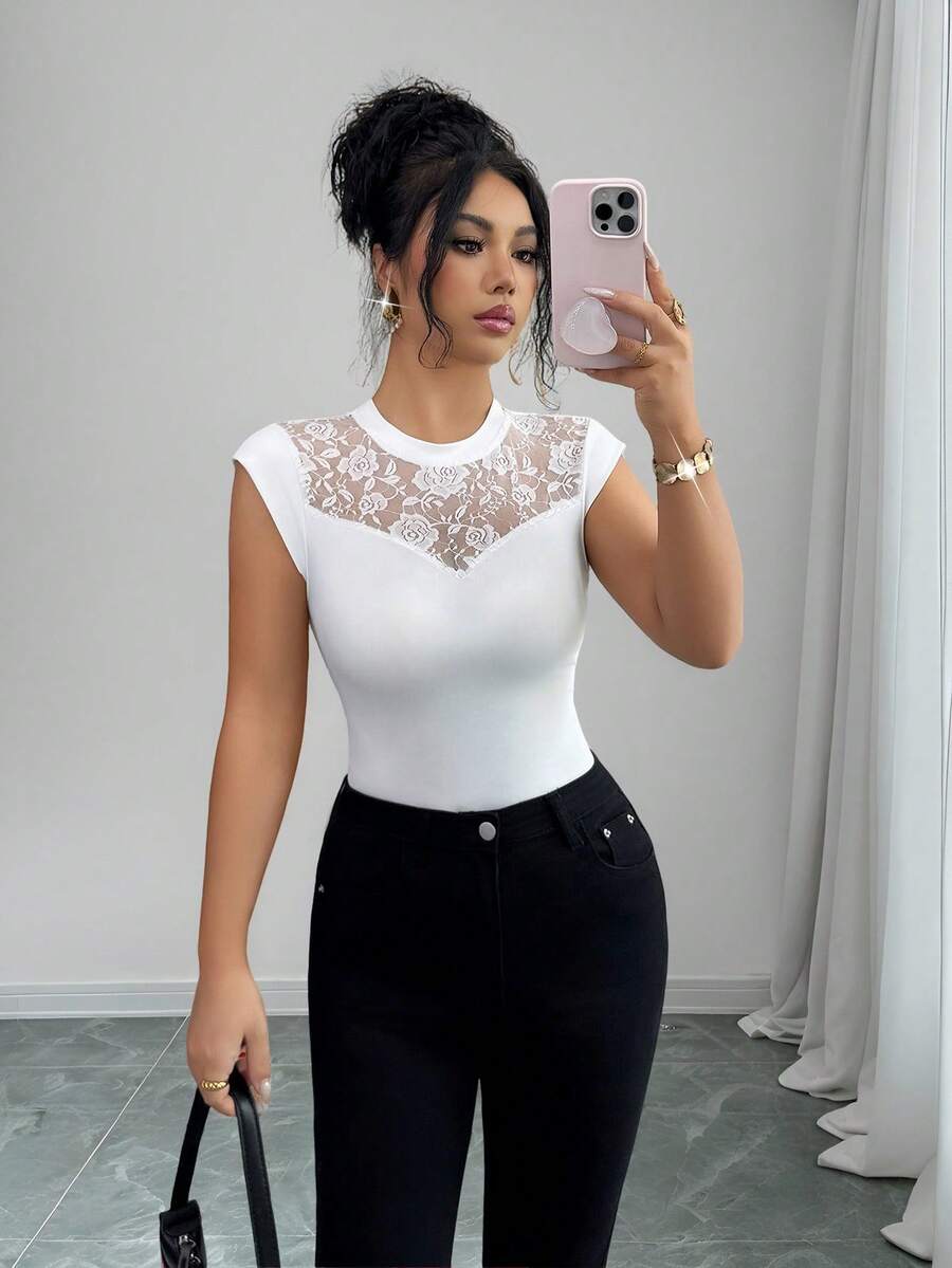 Elenzga 女士时尚圆领优雅蕾丝拼接心形领紧身吊带背心，适合日常穿着，春夏秋冬皆宜。 - 白色 - 查看 1