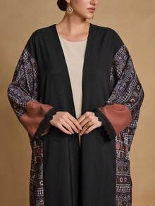 Al Najma 女士拼接印花蕾丝边宽松长款开衫睡袍 - 黑色 - 查看 7