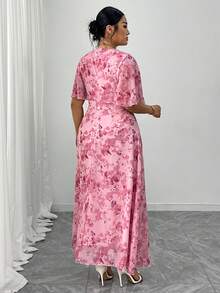 Modelyn Vestido de mujer talla grande con diseño elegante y romántico, estampado floral de gasa, cuello redondo, mangas tipo murciélago y diseño de cintura - Rosa - Ver 2