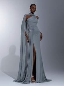 Elitara Đầm maxi dáng suông, màu xám xanh nhạt thanh lịch, chất liệu lưới co giãn cao cấp, thiết kế bất đối xứng vai, xếp ly phía trước, điểm nhấn là những chiếc cúc đính pha lê sang trọng, chân đầm xòe bồng bềnh kiểu đuôi cá, phù hợp cho các buổi hẹn hò, tiệc độc thân, đám cưới và mọi dịp trang trọng. - Xám Xanh - Xem 5