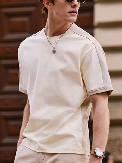 Manfinity Camiseta de manga corta con cuello redondo y parches de colores casual para hombres, versátil para ir al trabajo y salidas