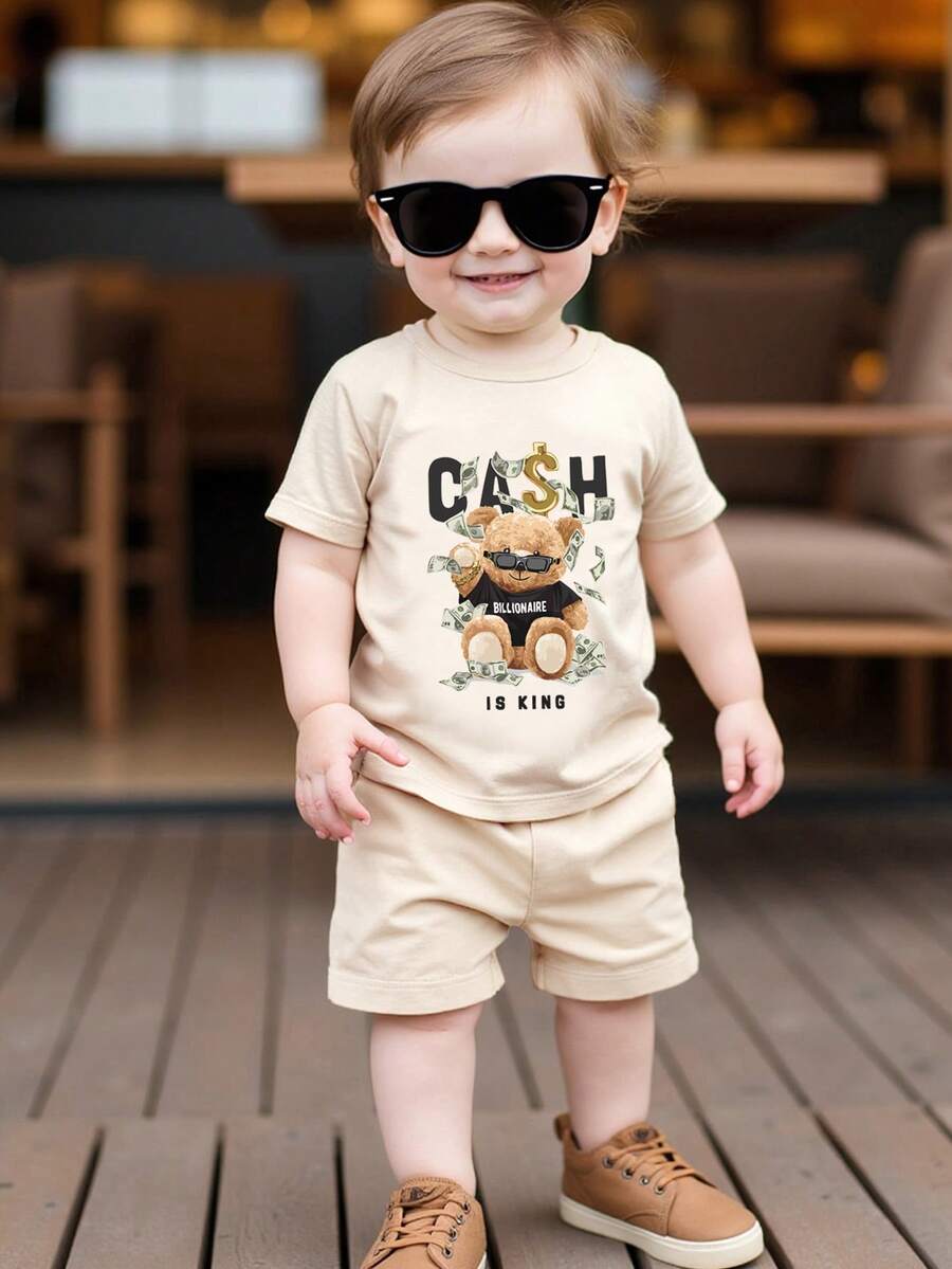 SHEIN Playful Pals 男婴两件套服装，可爱小熊印花短袖T恤搭配简约短裤，适合夏季外出穿着