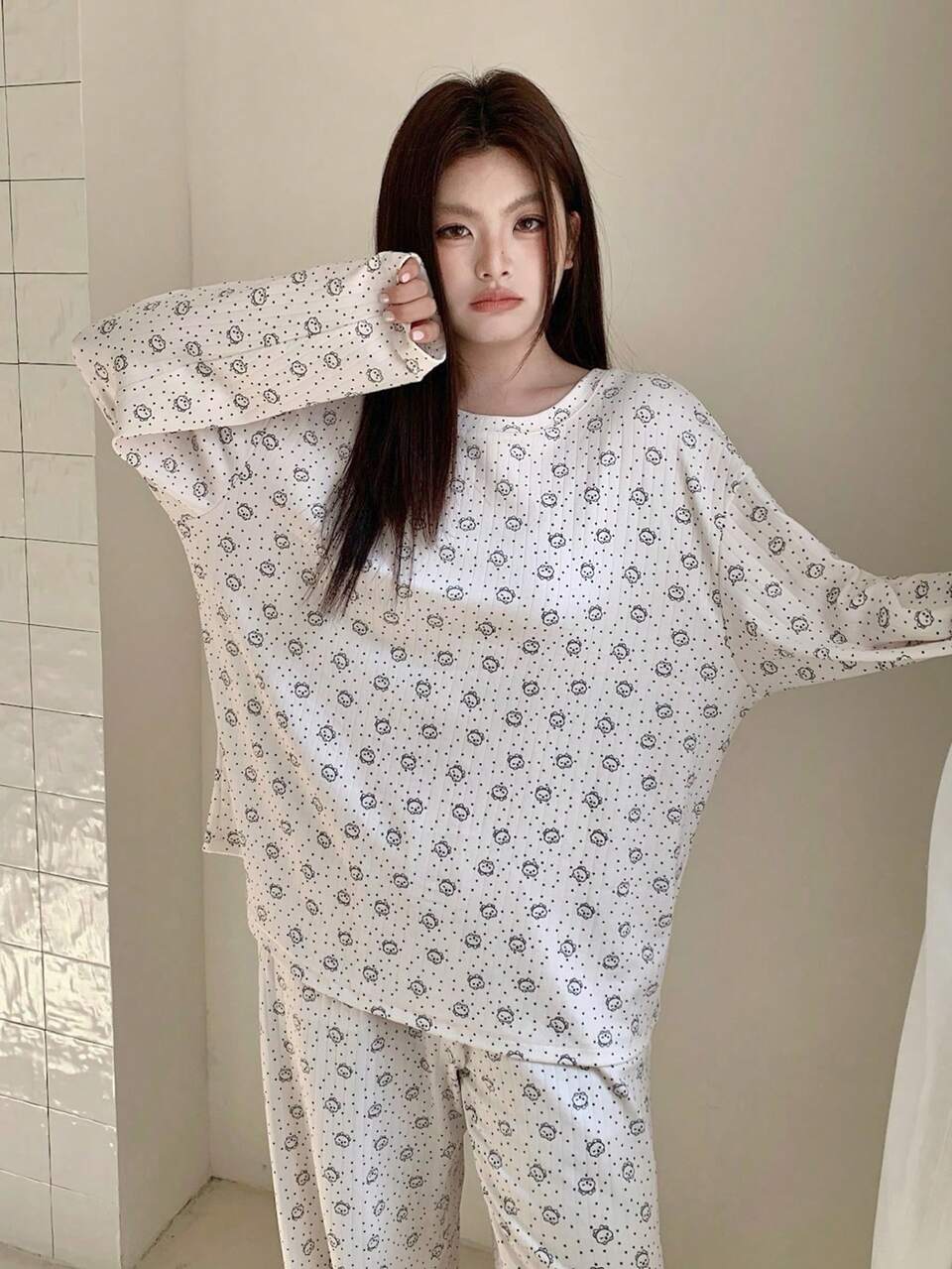 Dazy Plus Plus Size Ditsy Floral Round Neck Long Sleeve Casual Loose Pajama Set