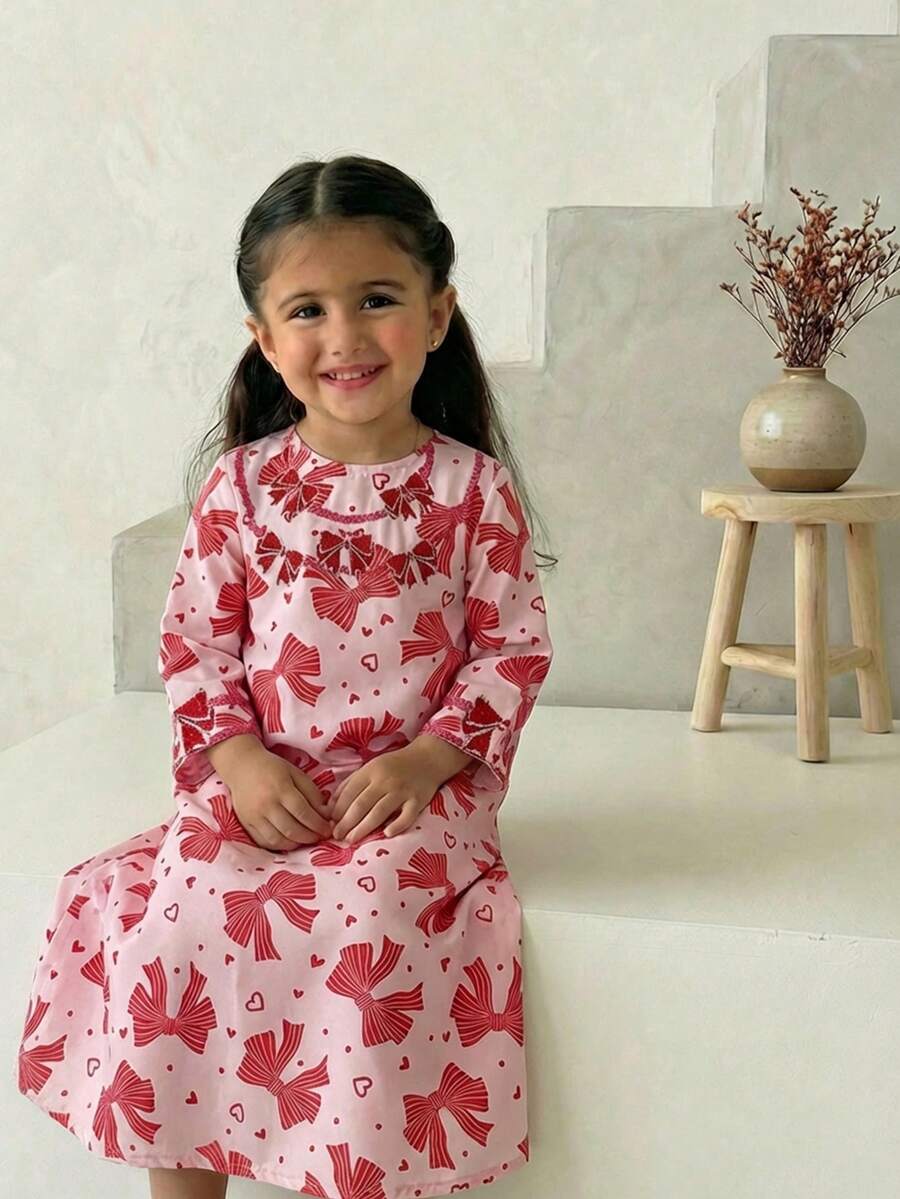 SHEIN Rochie drăguță și versatilă, casual, cu model floral, cu guler petal, strasuri în față, violet deschis, lejeră, confortabilă, casual și versatilă, de zi cu zi, potrivită pentru petreceri de ziua de naștere, petreceri de seară, spectacole, nunți - Roz - Vizualizare 1