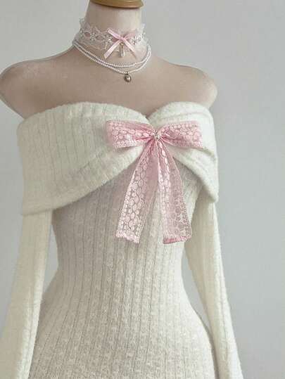 Elamini Đầm ngắn ôm sát dài tay màu trắng, hở vai, lưng trần, chất liệu giả lông cừu mohair, đính nơ và ngọc trai, kiểu retro Y2K dễ thương, thích hợp cho tiệc tùng hoặc dạo phố, mùa Thu/Đông, Giáng sinh, Năm mới.