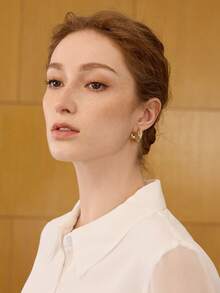 MOTF PREMIUM 18K镀金立方氧化锆简约优雅圈形耳环 - 金黃色 - 查看 4