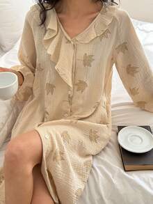 DAZY Áo ngủ nữ dáng rộng, chất liệu chiffon in họa tiết lá phong, cổ bèo nhún. - Màu be - Xem 4