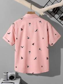 SHEIN 男童休闲棕榈树印花单排扣口袋短袖衬衫 - 杏色 - 查看 2