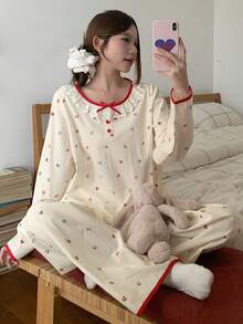 DAZY 碎花刺绣荷叶边领撞色滚边宽松女士睡衣套装 - 米色 - 查看 6