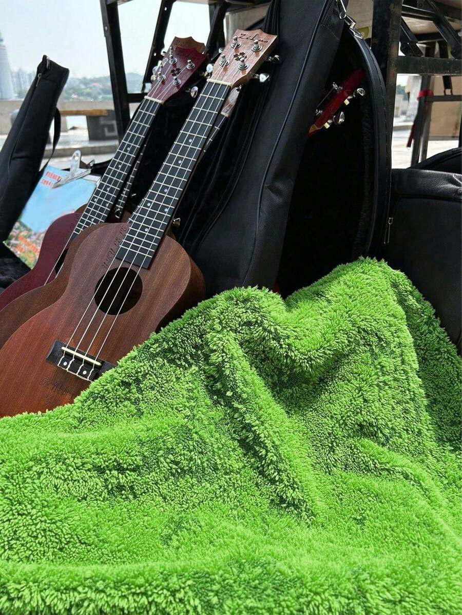 1pc Artificial Moss Grass Mat, Realistic Moss Carpet, All-Season Synthetic Moss Turf Mat, Artificial Moss Lawn Carpet, Fake Moss Grass Mat, Moss Grass Carpet, Artificial Moss Lawn Mat, Non-Shedding Landscaping Mat - Green - View 1