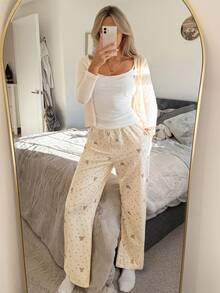 DAZY 女士睡衣三件套：提花绒面开衫、荷叶边吊带背心、碎花睡裤 - 米色 - 查看 5