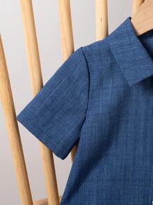 SHEIN Streecool Kids Young Boy Plain Front Button Short Sleeve Shirt And Elastic Waist Pocket Casual Outfit - Blue - View 5
