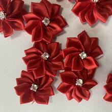 30 piezas/set Accesorio de decoración de prendas de unicolor, diseño de flor de cristal de fantasía de tela linda para manualidades y accesorios de joyería DIY para coser - Rojo - Ver 13